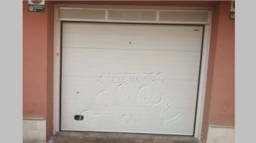 Puertas de garaje y exteriores